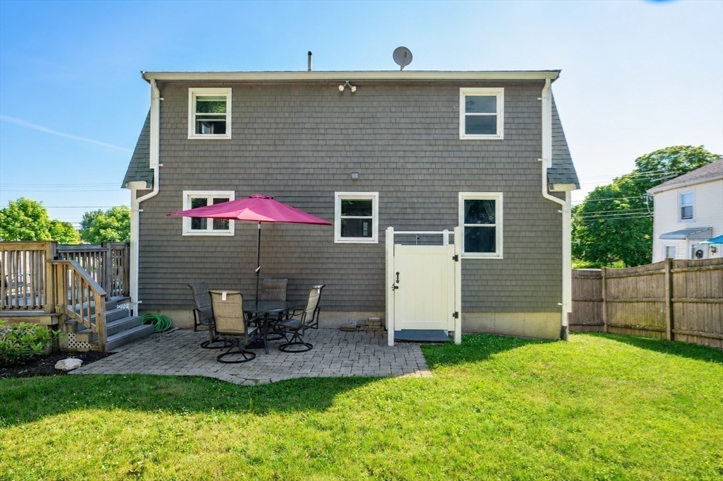 29 Wituwamat Road Weymouth, MA 02191 - Photo 13 of 24