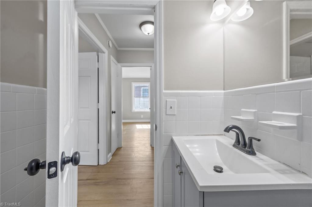 513 Saunders Place, Unit A & B High Point, NC 27260 - Photo 13 of 33 View of the Hallway to the bedrooms at 511 Saunders Place, Unit B.