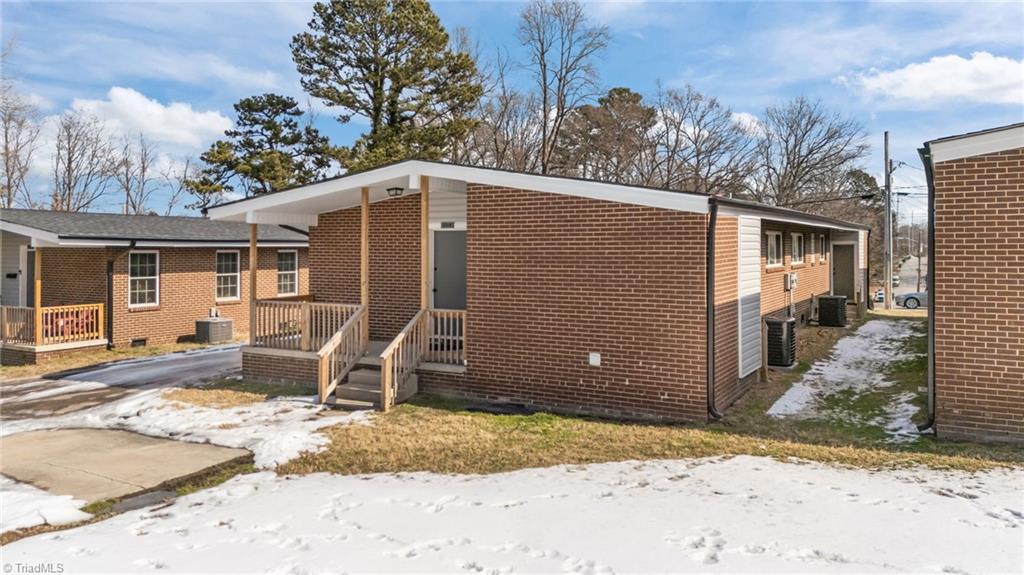 513 Saunders Place, Unit A & B High Point, NC 27260 - Photo 25 of 33 Another view of the backyard-513 Saunders Place.