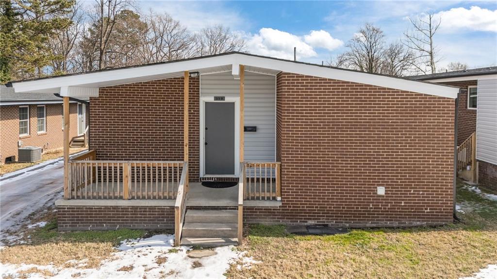 513 Saunders Place, Unit A & B High Point, NC 27260 - Photo 32 of 33 Back exterior of the duplex-513 Saunders Place.