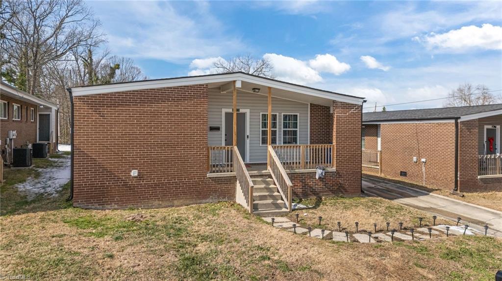 513 Saunders Place, Unit A & B High Point, NC 27260 - Photo 4 of 33 Another angle of the front view at 513 Saunders Place.