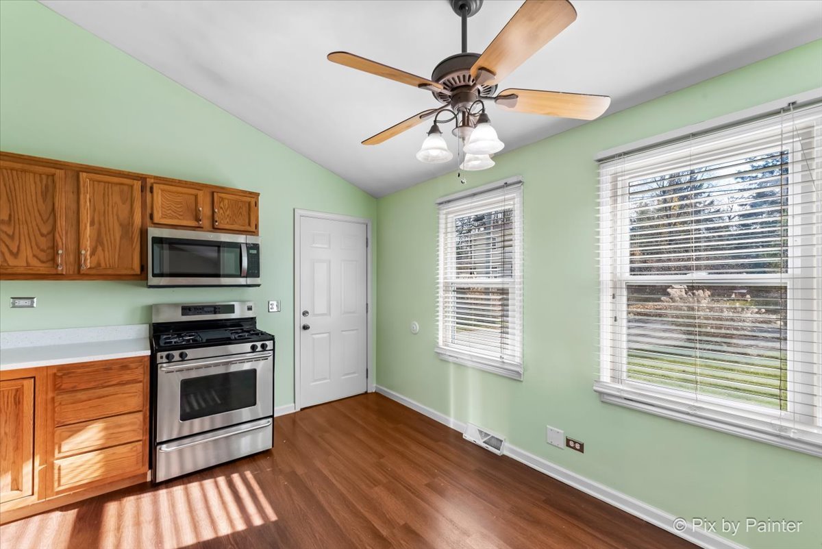 316 Ralph Court Island Lake, IL 60042 - Photo 11 of 22 Gallery Image 11