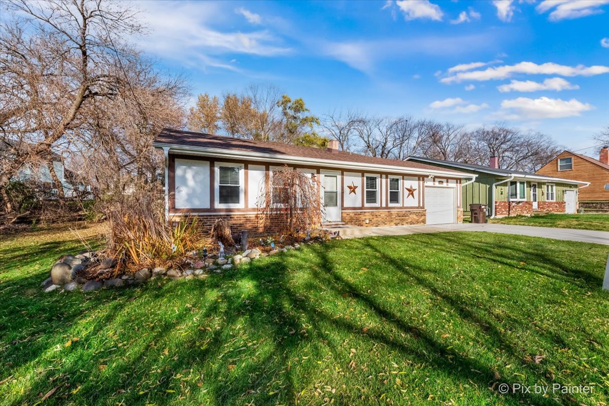 316 Ralph Court Island Lake, IL 60042 - Photo 2 of 22 Gallery Image 2