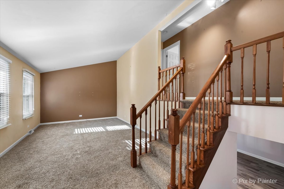 316 Ralph Court Island Lake, IL 60042 - Photo 5 of 22 Gallery Image 5