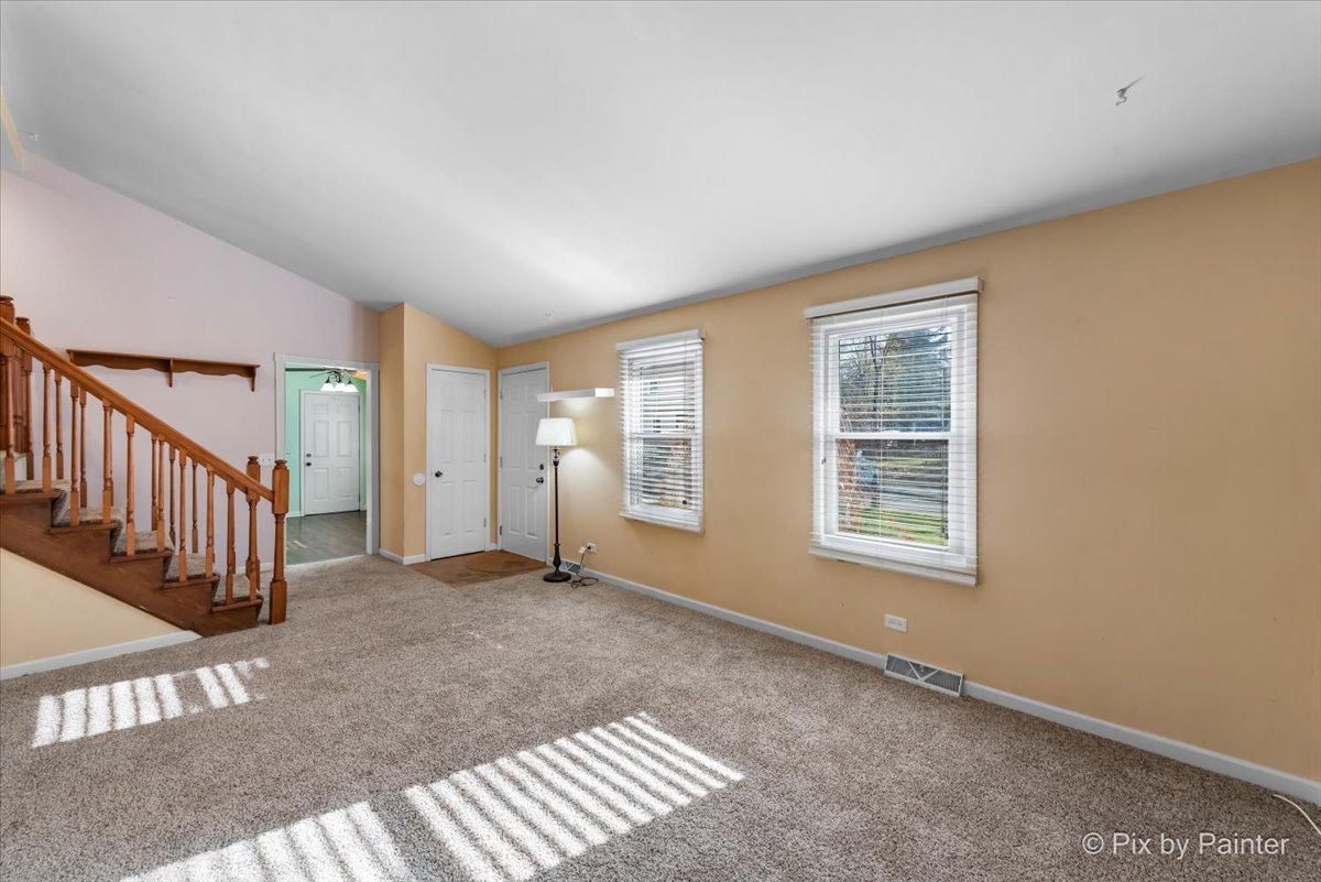 316 Ralph Court Island Lake, IL 60042 - Photo 6 of 22 Gallery Image 6