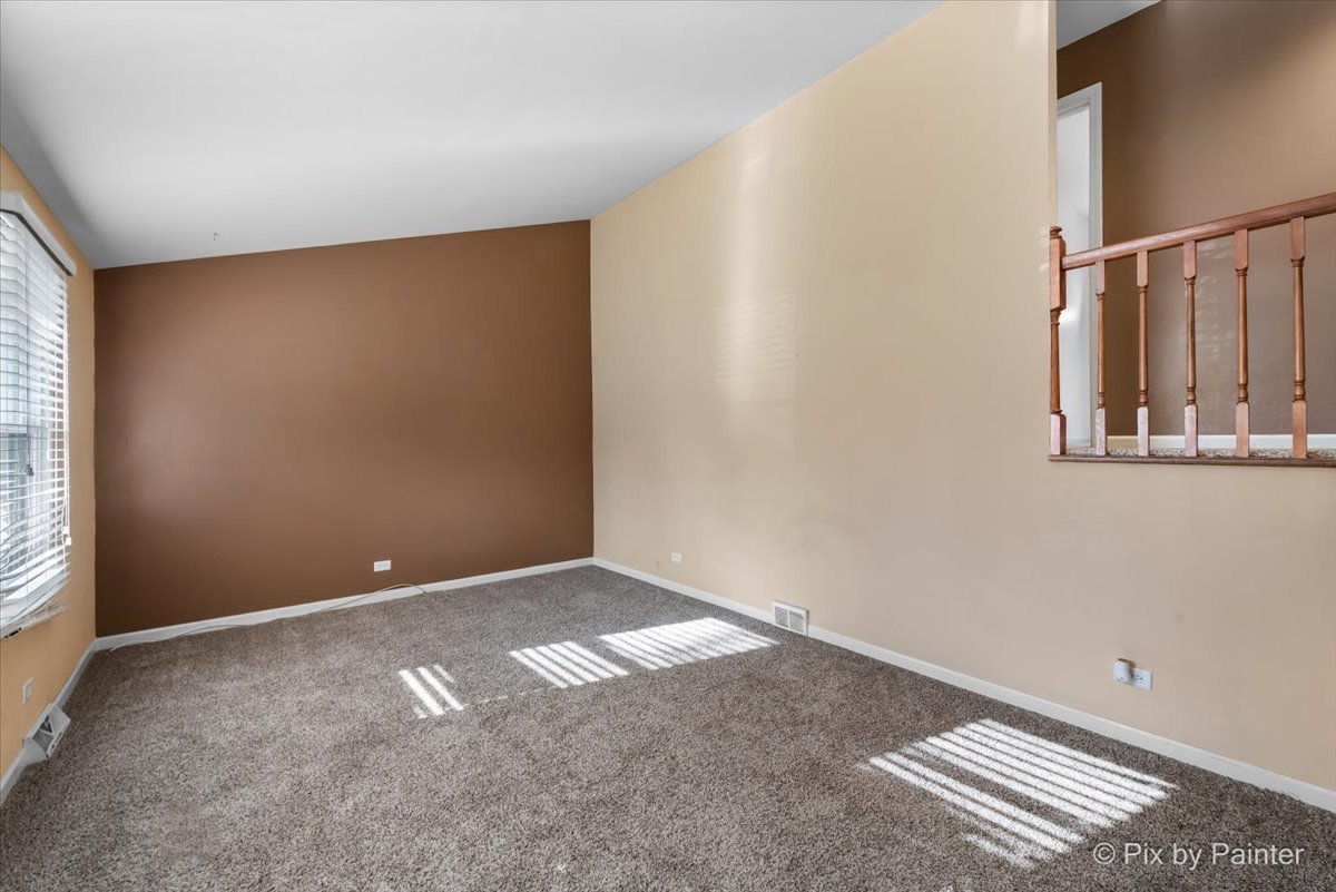 316 Ralph Court Island Lake, IL 60042 - Photo 7 of 22 Gallery Image 7