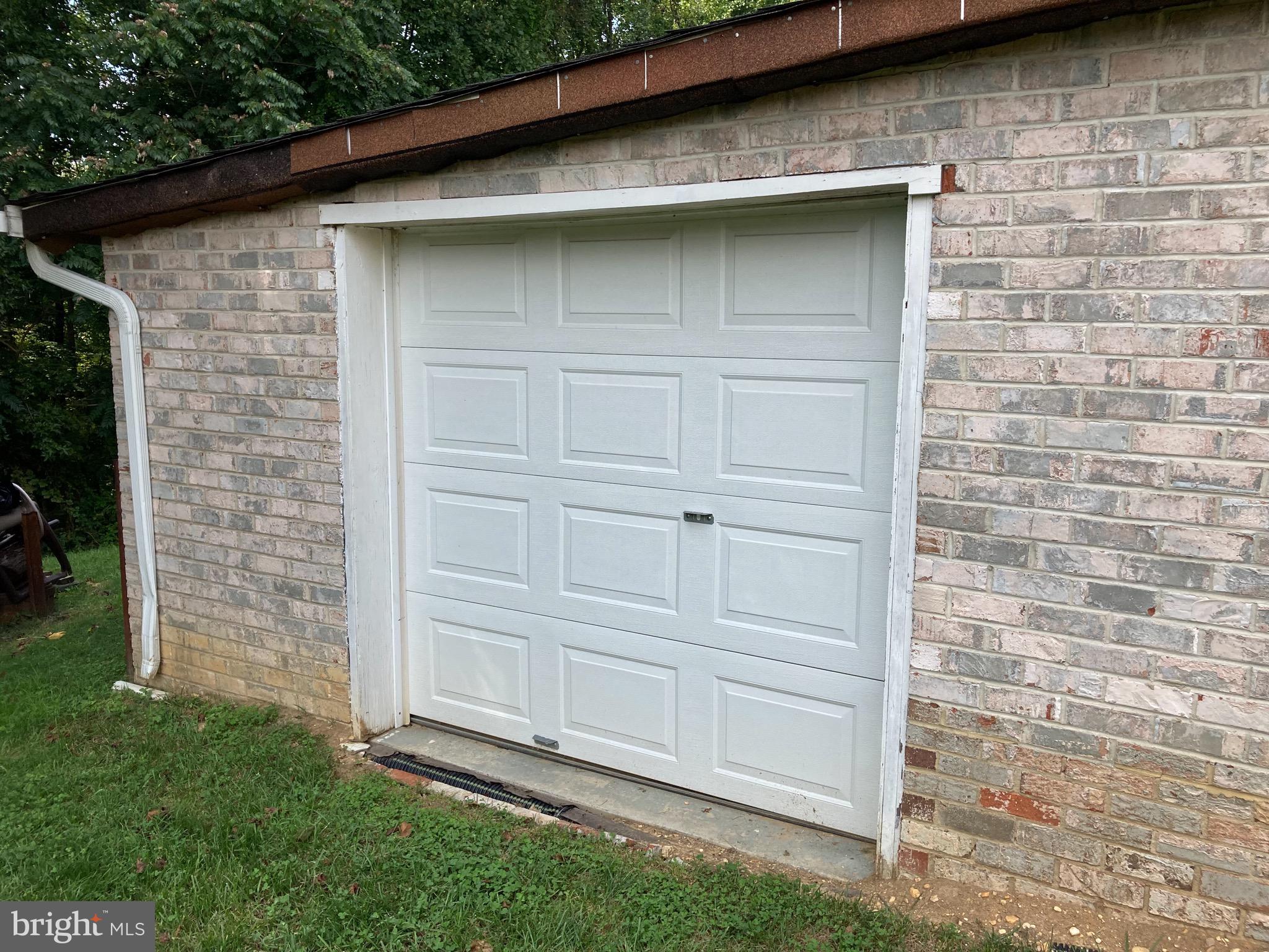 12815 Glynis Road Clinton, MD 20735 - Photo 5 of 39 Garage off back of house