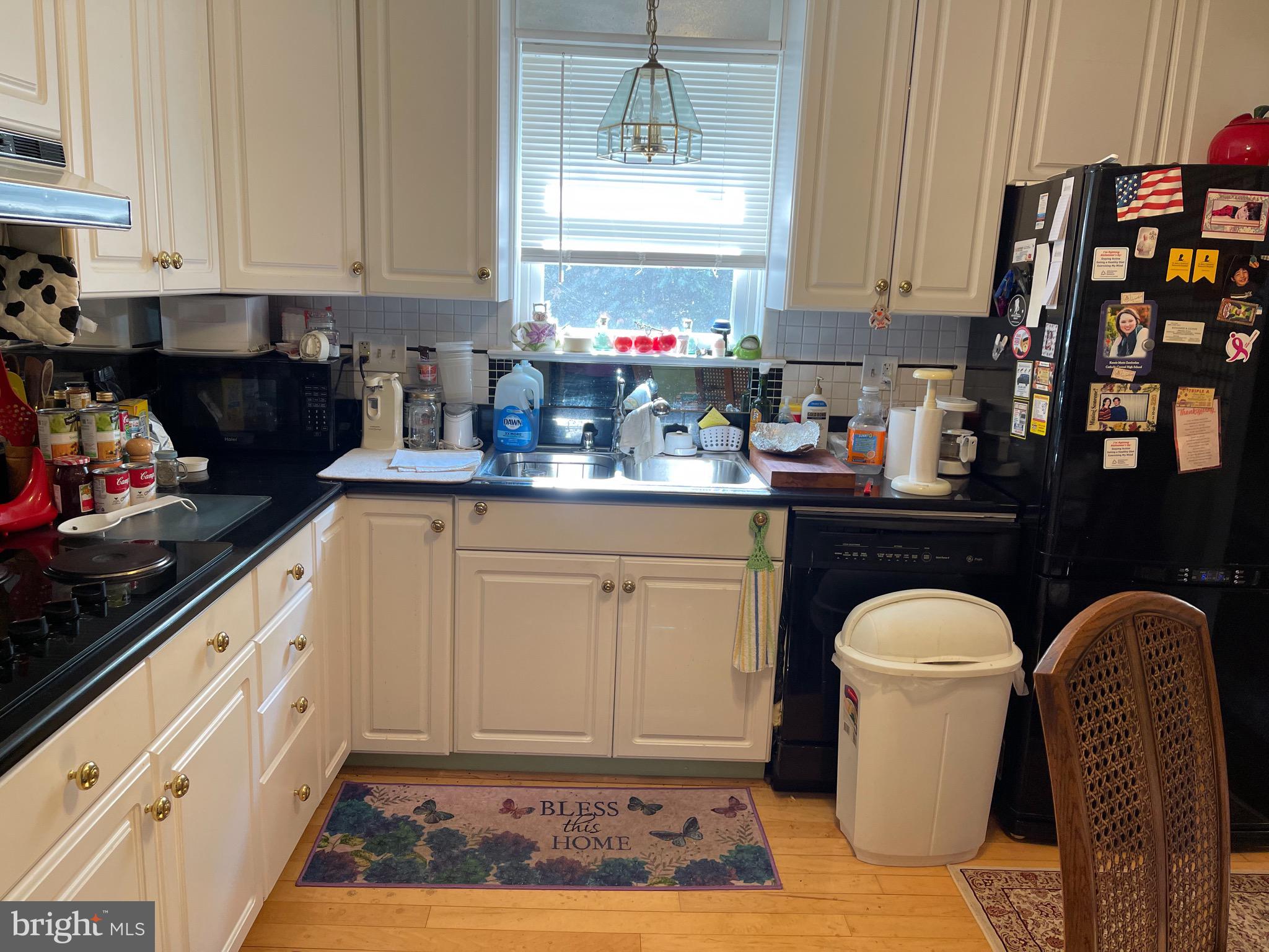 12815 Glynis Road Clinton, MD 20735 - Photo 9 of 39 Kitchen
