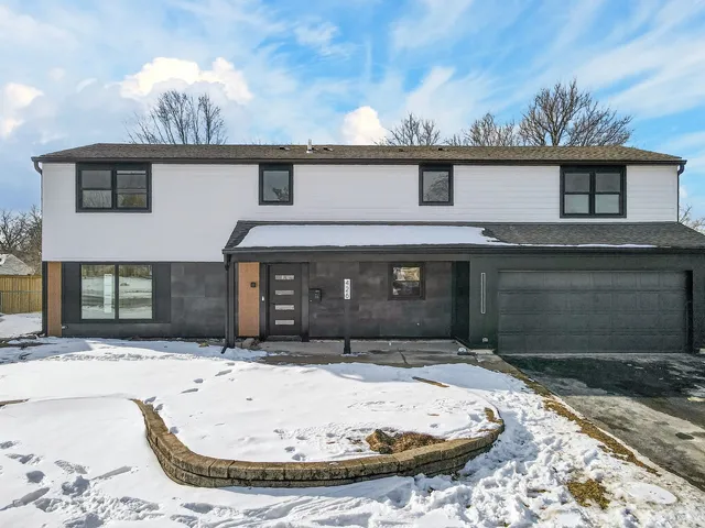 $759,000 | 426 Argyll Lane, Hoffman Estates, IL 60169