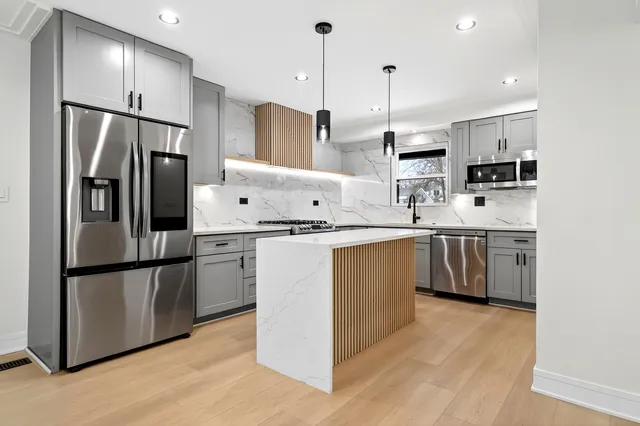 $759,000 | 426 Argyll Lane, Hoffman Estates, IL 60169