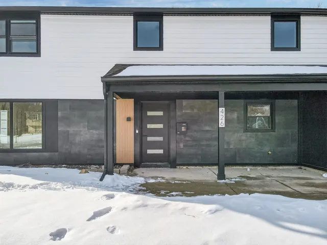$759,000 | 426 Argyll Lane, Hoffman Estates, IL 60169