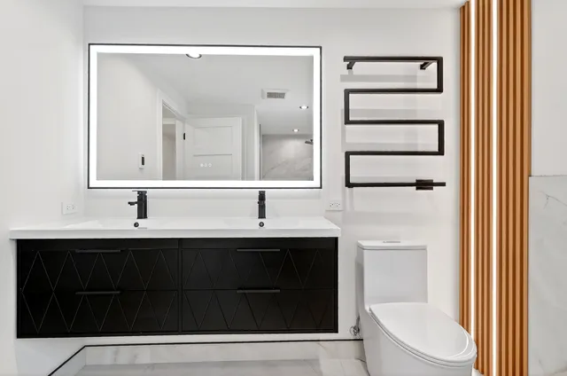 $759,000 | 426 Argyll Lane, Hoffman Estates, IL 60169