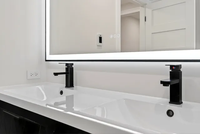 $759,000 | 426 Argyll Lane, Hoffman Estates, IL 60169