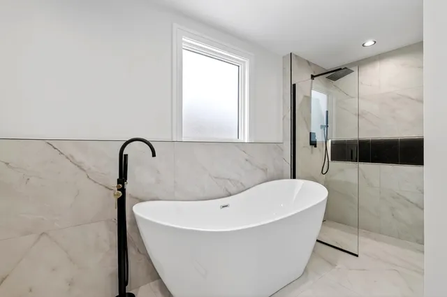 $759,000 | 426 Argyll Lane, Hoffman Estates, IL 60169