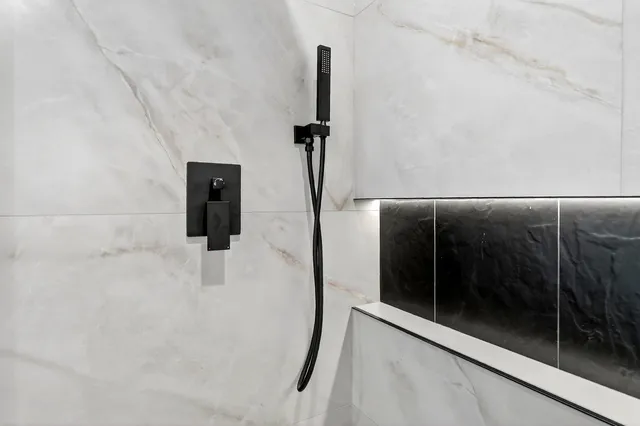 $759,000 | 426 Argyll Lane, Hoffman Estates, IL 60169