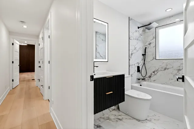 $759,000 | 426 Argyll Lane, Hoffman Estates, IL 60169