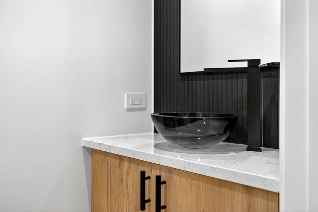 $759,000 | 426 Argyll Lane, Hoffman Estates, IL 60169