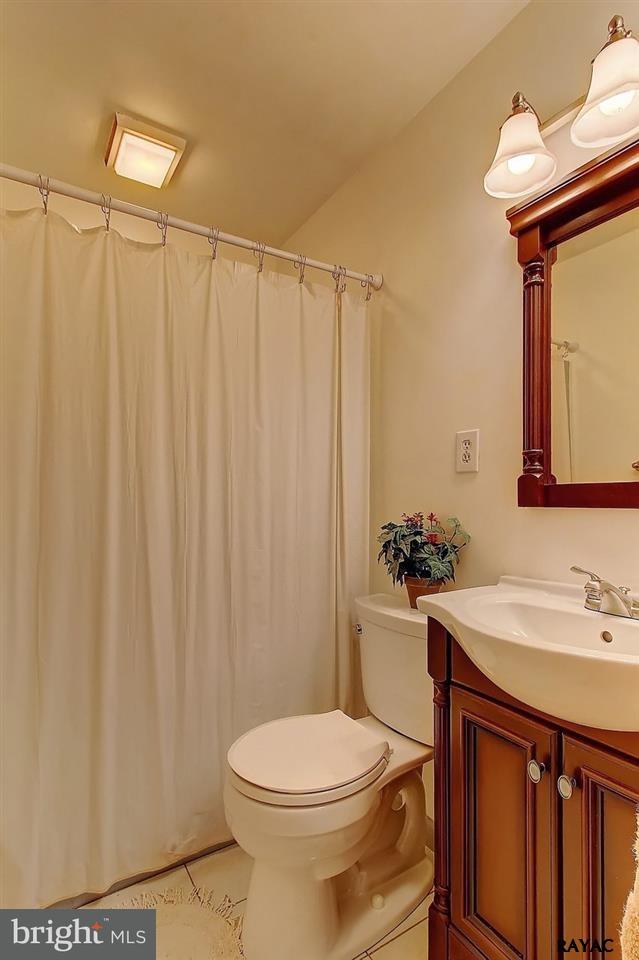 1087 Canadochly Road York, PA 17406 - Photo 12 of 25 Gallery Image 12