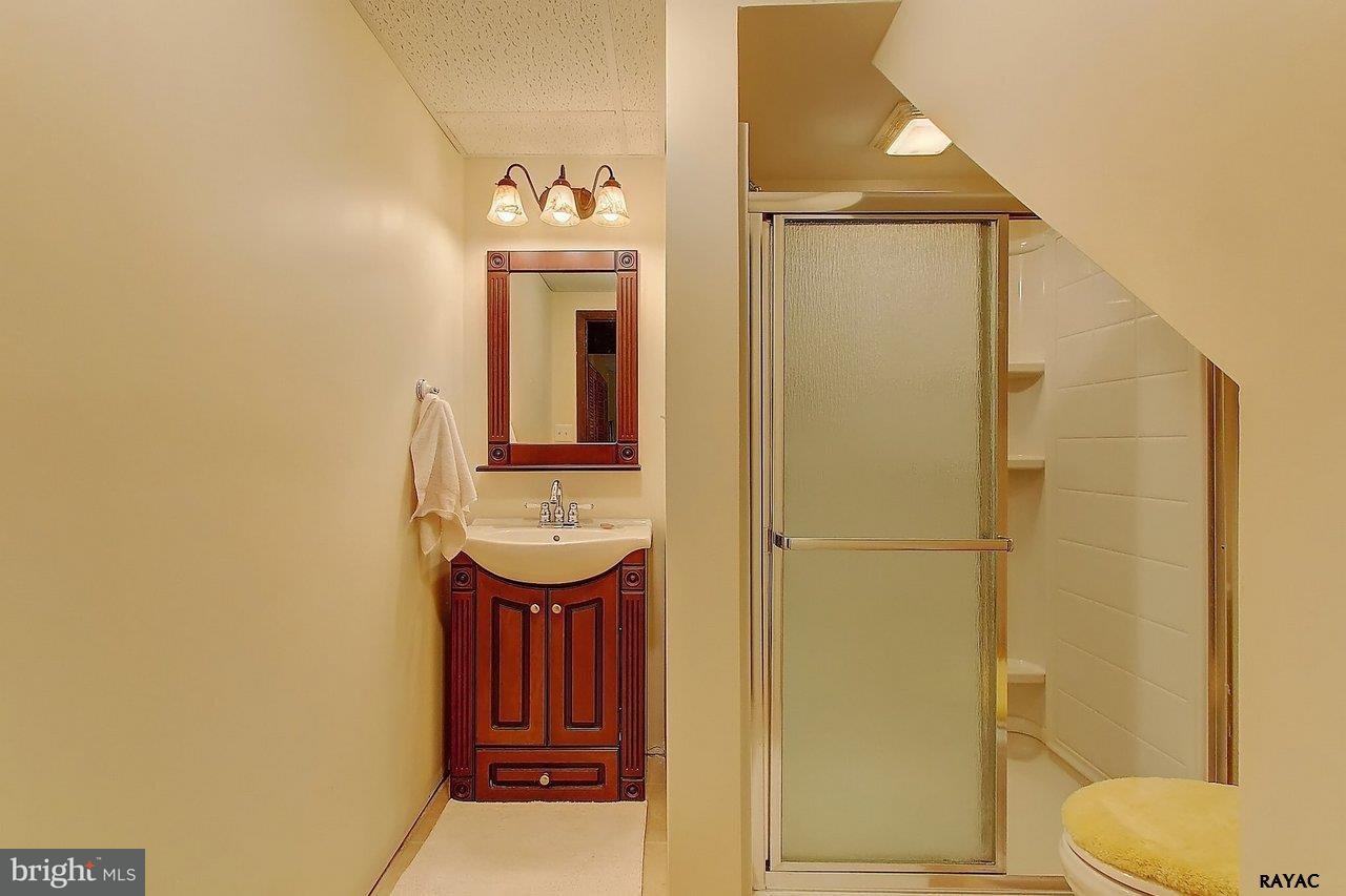 1087 Canadochly Road York, PA 17406 - Photo 16 of 25 Gallery Image 16