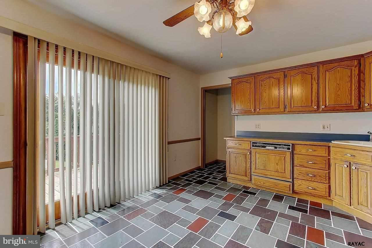 1087 Canadochly Road York, PA 17406 - Photo 4 of 25 Gallery Image 4