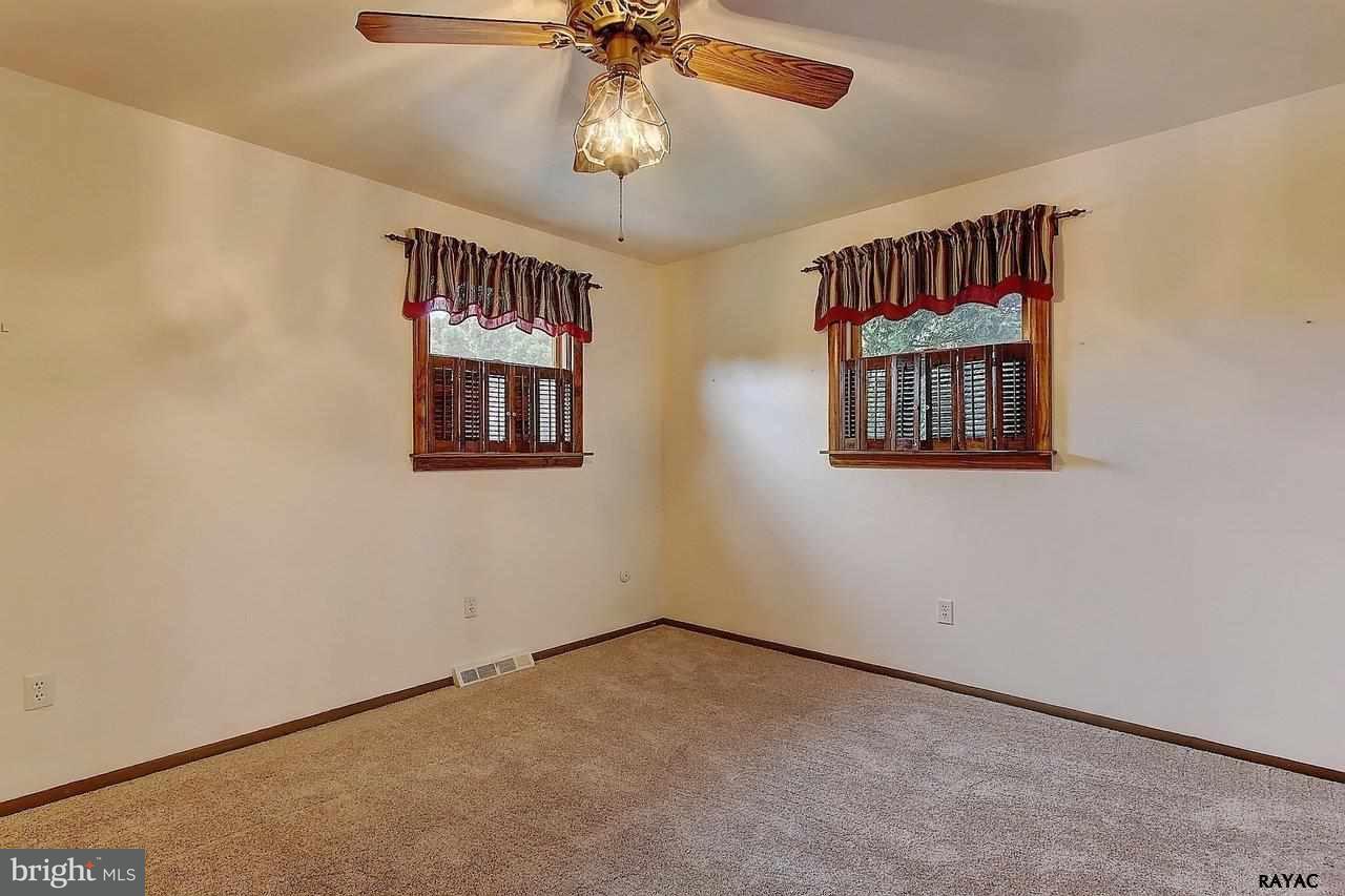 1087 Canadochly Road York, PA 17406 - Photo 7 of 25 Gallery Image 7