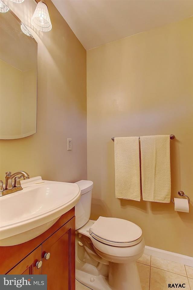 1087 Canadochly Road York, PA 17406 - Photo 9 of 25 Gallery Image 9