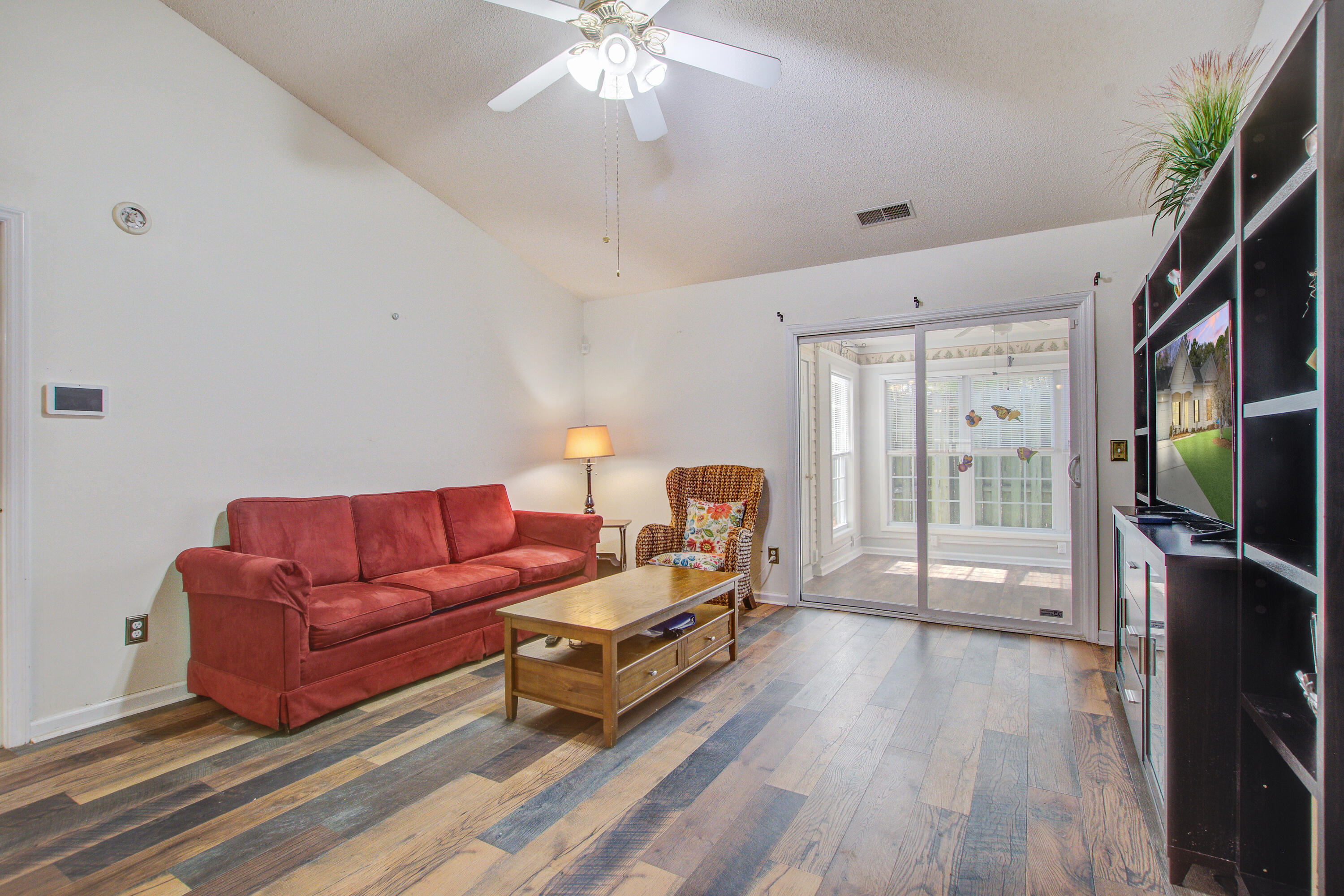 317 Dupont Way Summerville, SC 29485 - Photo 8 of 33 317 (8)