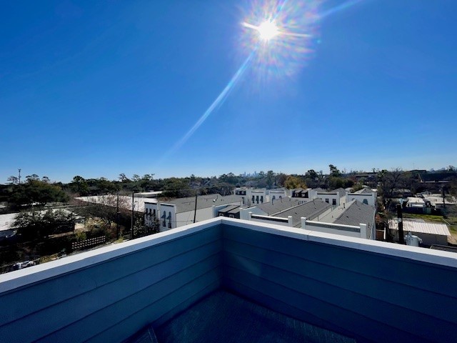 808 Fisher Street, Unit A Houston, TX 77018 - Photo 33 of 33 a view of a city from a balcony