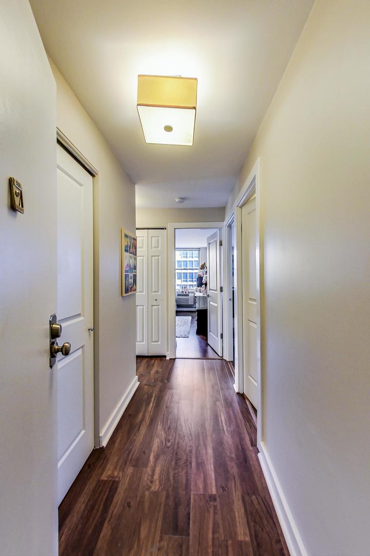 3033 North Sheridan Road, Unit 501 Chicago, IL 60657 - Photo 3 of 29