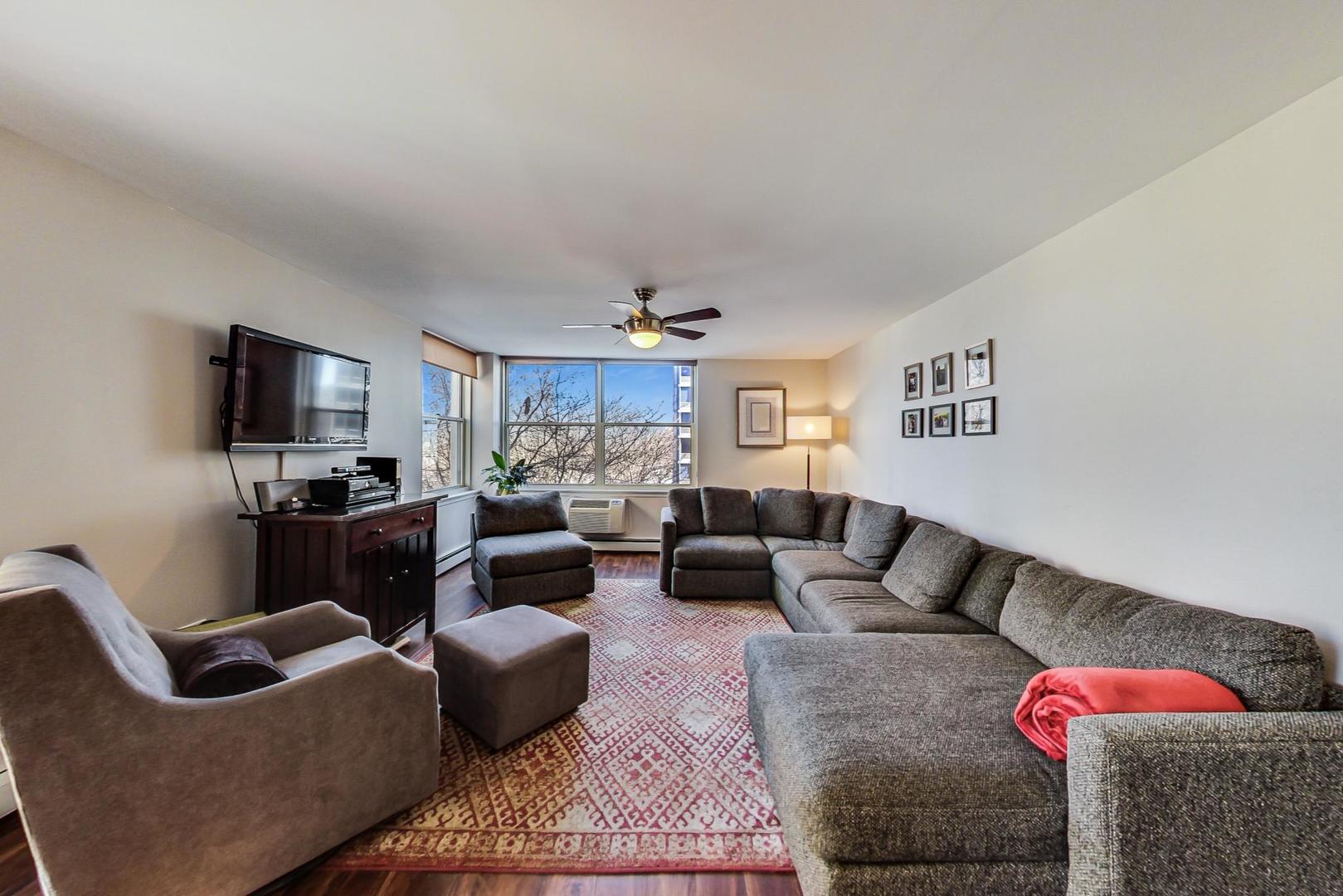 3033 North Sheridan Road, Unit 501 Chicago, IL 60657 - Photo 5 of 29