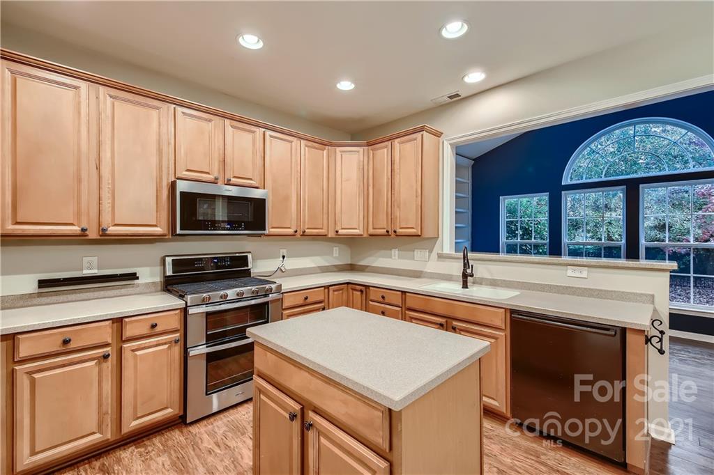 430 Glandon Court Fort Mill, SC 29708 - Photo 11 of 32 Gallery Image 11