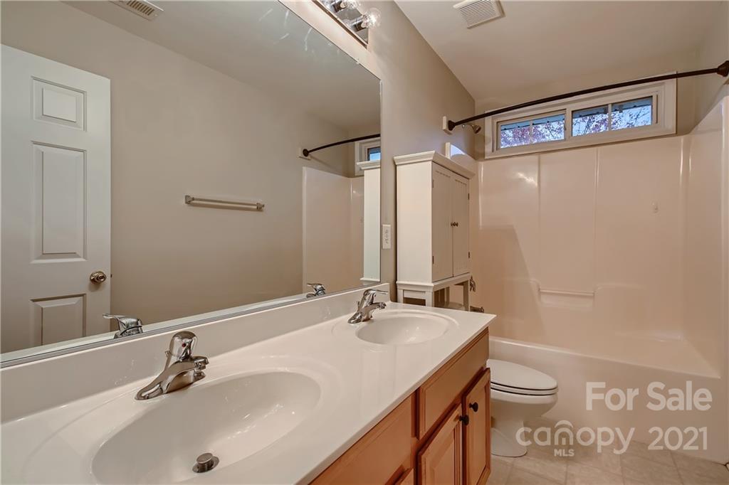 430 Glandon Court Fort Mill, SC 29708 - Photo 25 of 32 Gallery Image 25