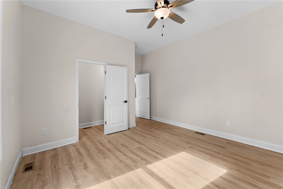333 Lone Oak Road Anderson, SC 29621 - Photo 17 of 36 This spacious room features elegant flooring and abundant natural light.
