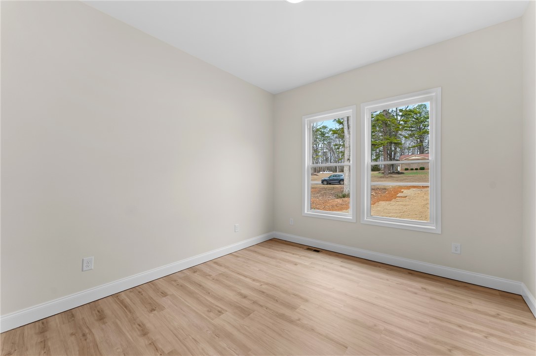 333 Lone Oak Road Anderson, SC 29621 - Photo 27 of 36 This bright room features durable flooring and abundant natural light.