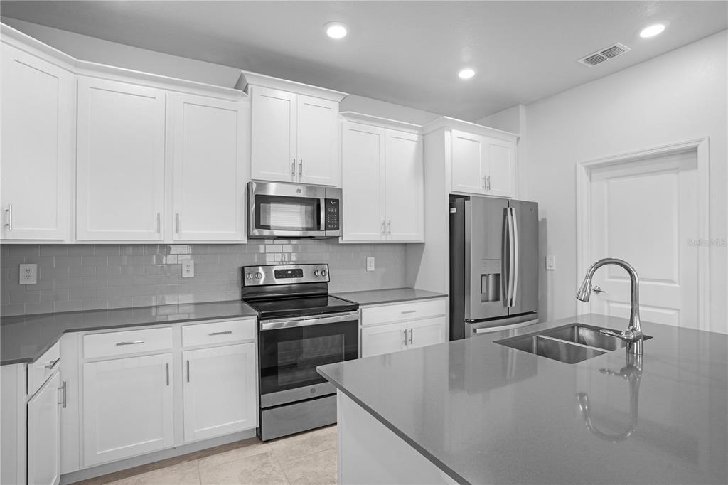 6449 Sprucepine Lane St. Cloud, FL 34771 - Photo 13 of 43