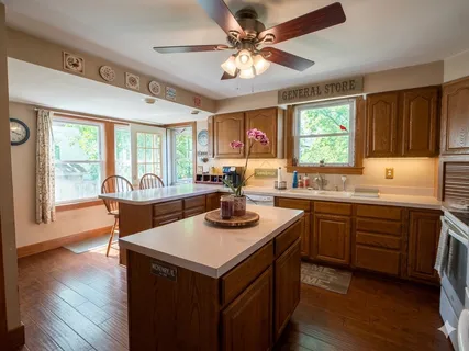 $280,000 | 421 Center Street, Woodstock, IL 60098
