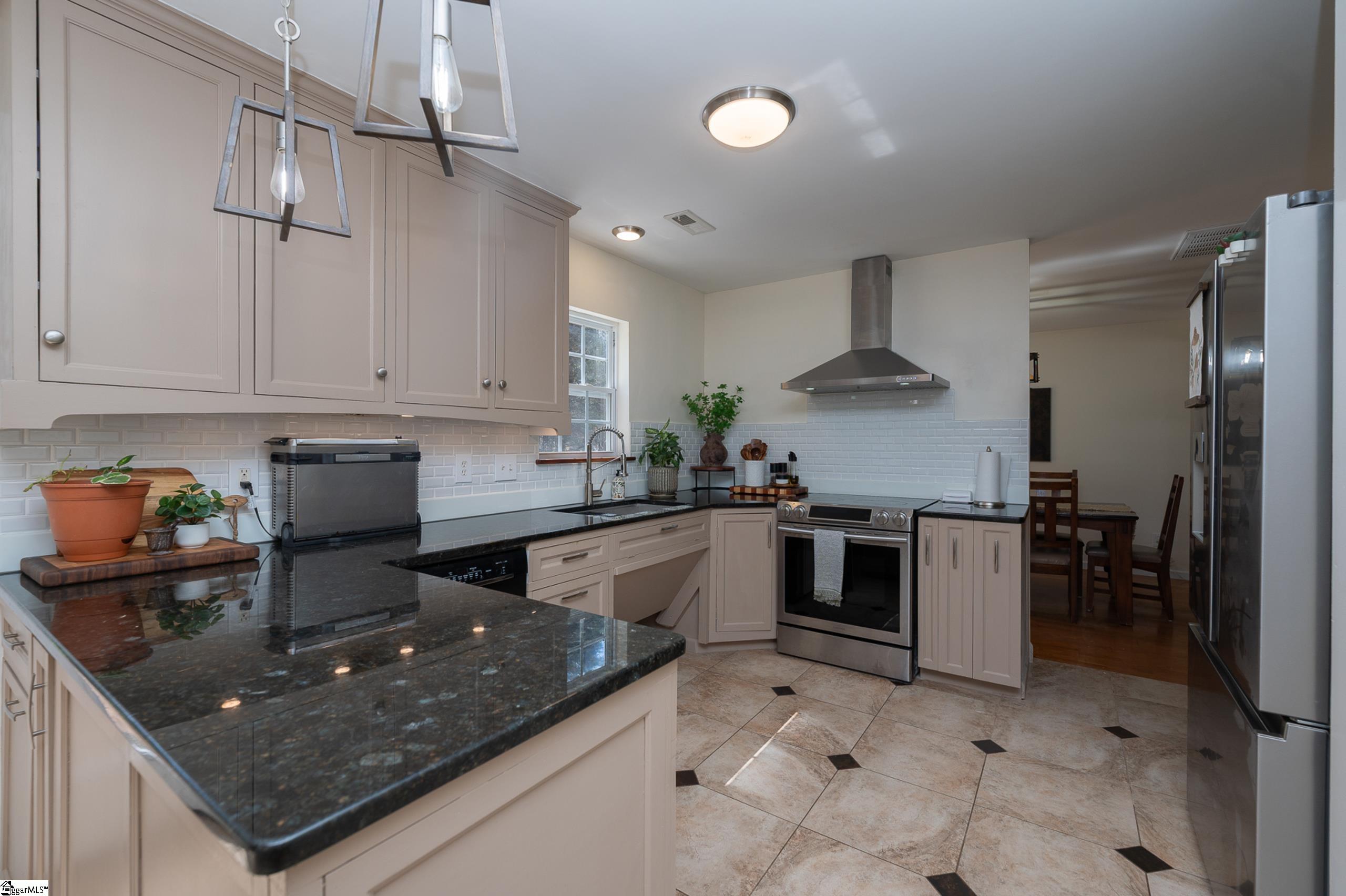 39 Perkins Court Greer, SC 29651 - Photo 11 of 30