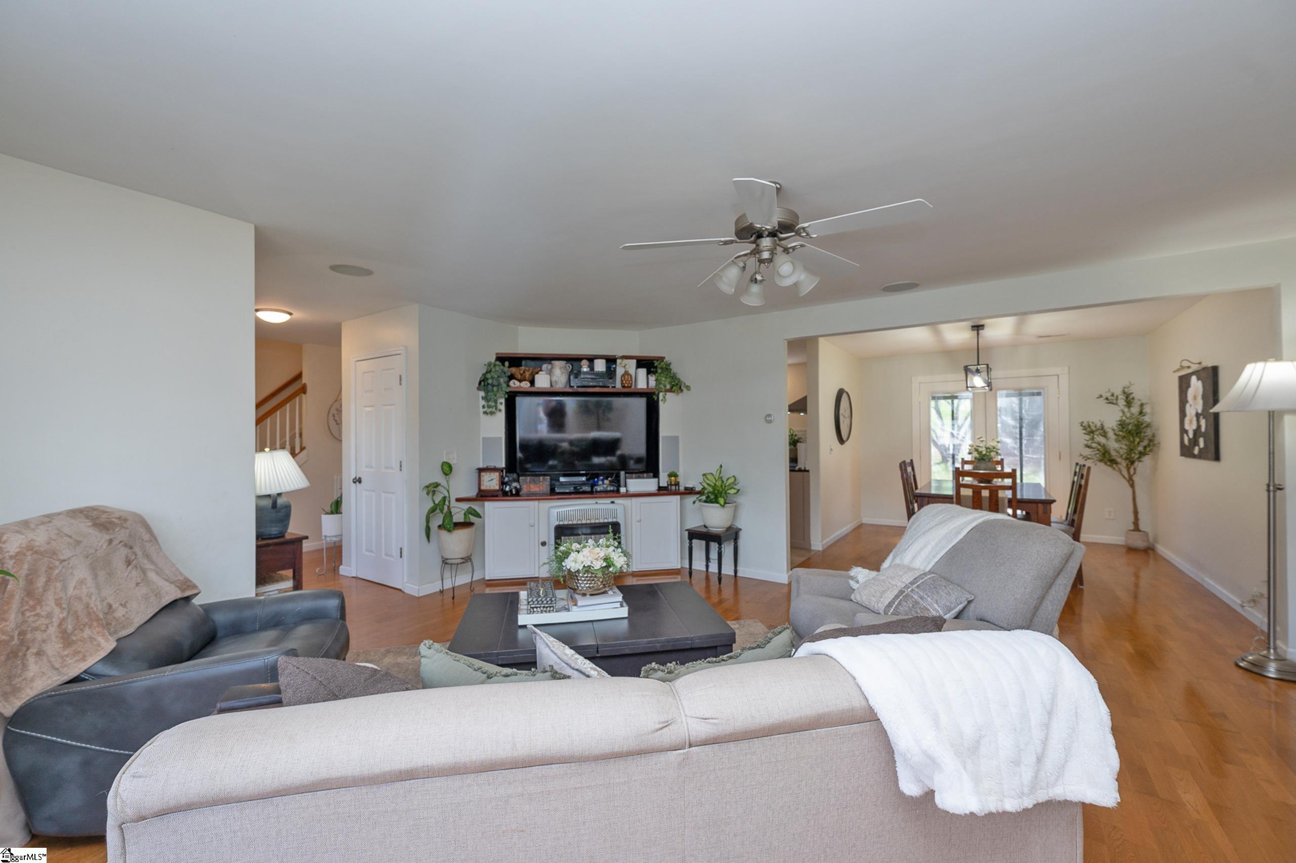 39 Perkins Court Greer, SC 29651 - Photo 7 of 30