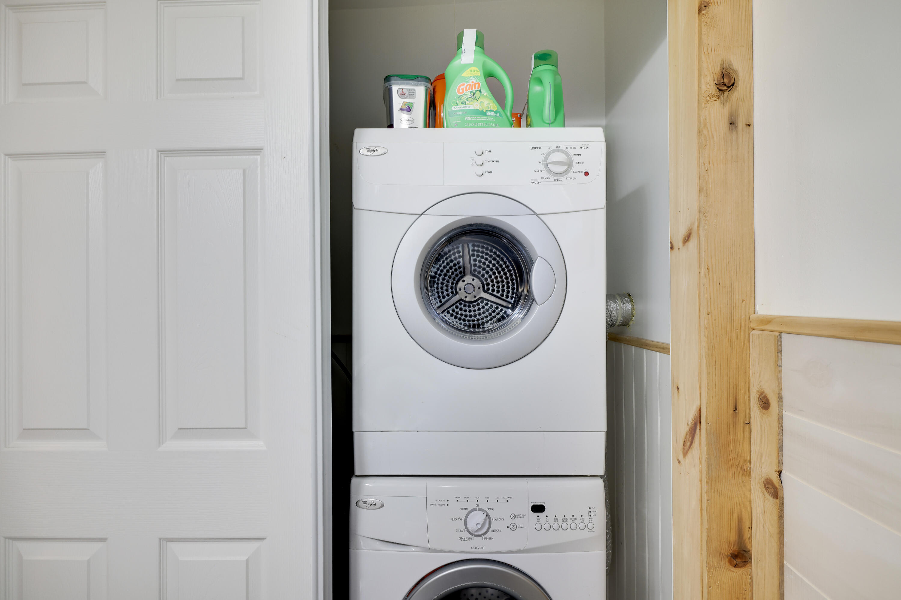 6114 Decker Road Bushkill, PA 18324 - Photo 25 of 65 a utility room with dryer and washer