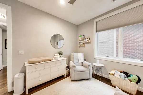 $4,200 | 2817 North Oakley Avenue, Unit 2N, Chicago, IL 60618