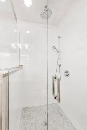 $4,200 | 2817 North Oakley Avenue, Unit 2N, Chicago, IL 60618