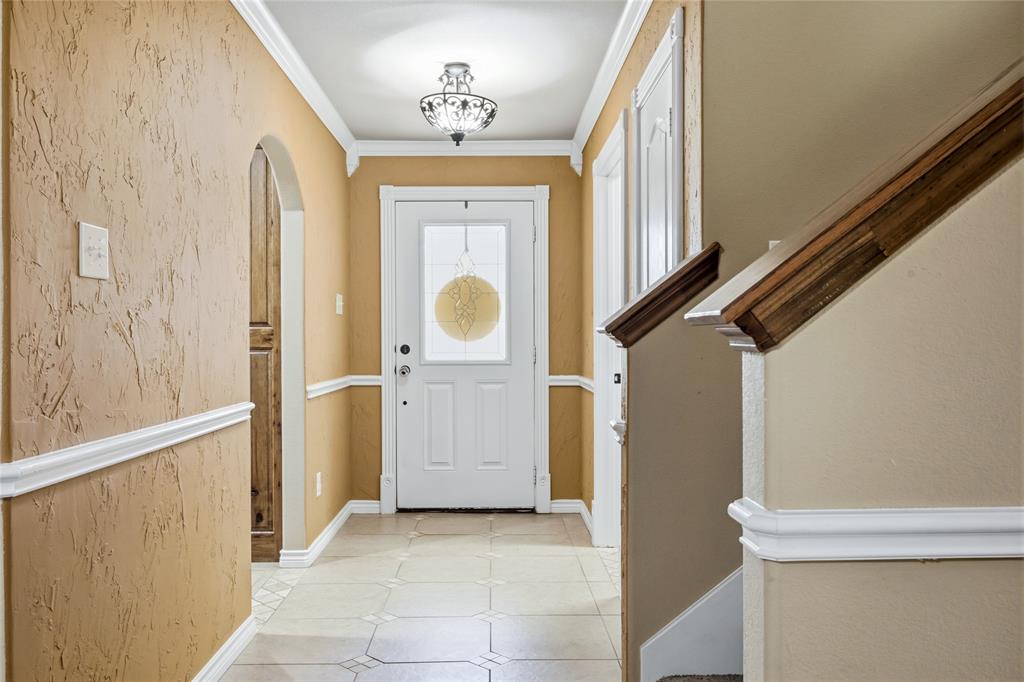 1389 Thomas Road Springtown, TX 76082 - Photo 4 of 36 Gallery Image 4