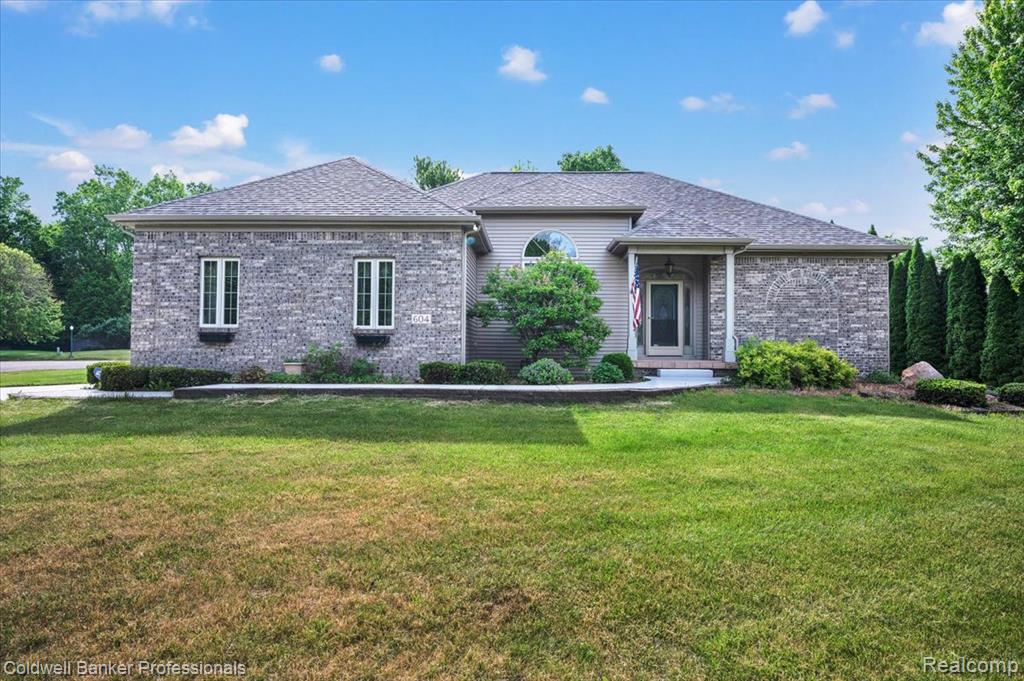 604 Carriage Way Davison, MI 48423 - Photo 1 of 28