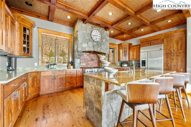 $2,250,000 | 109 West Shamrock Lane, Beech Mountain, NC 28604