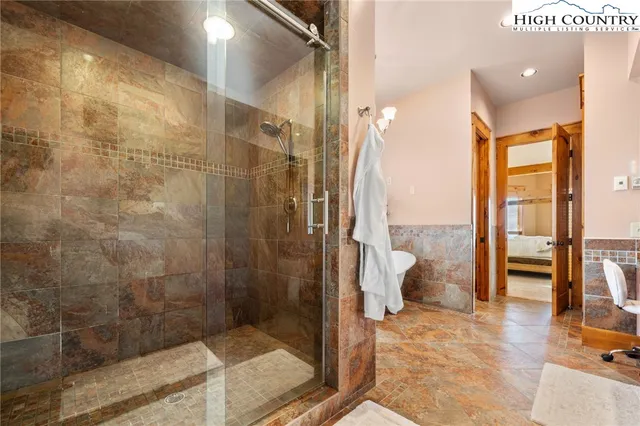 $2,250,000 | 109 West Shamrock Lane, Beech Mountain, NC 28604