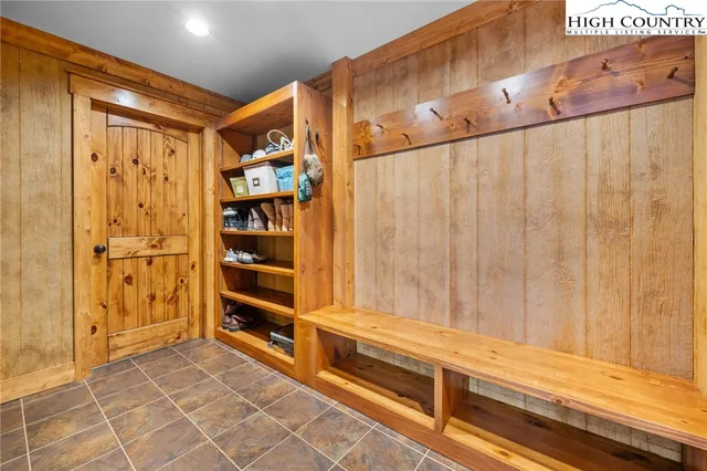 $2,250,000 | 109 West Shamrock Lane, Beech Mountain, NC 28604