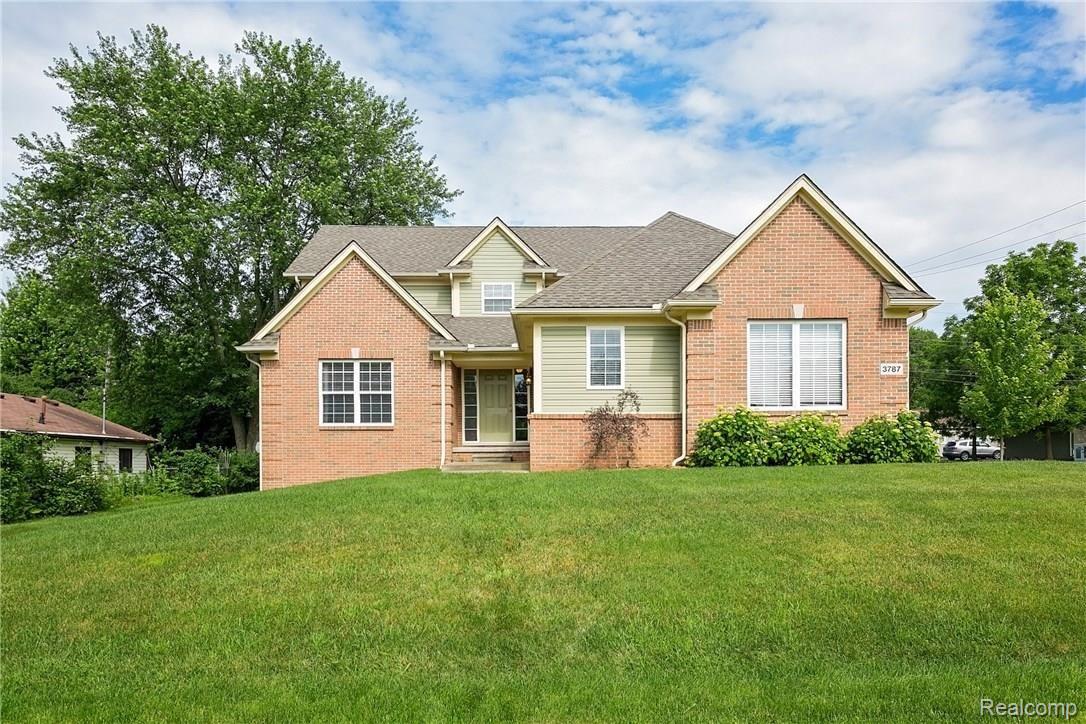 3787 Alida Avenue Rochester, MI 48309 - Photo 1 of 41 Alida-1.jpg