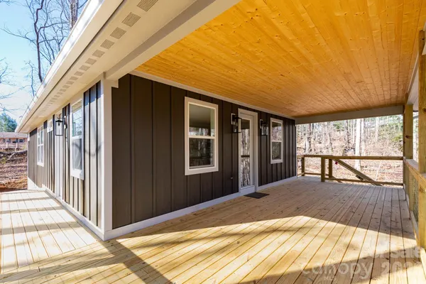 $495,000 | 137 East Arbutus Trail, Hendersonville, NC 28792