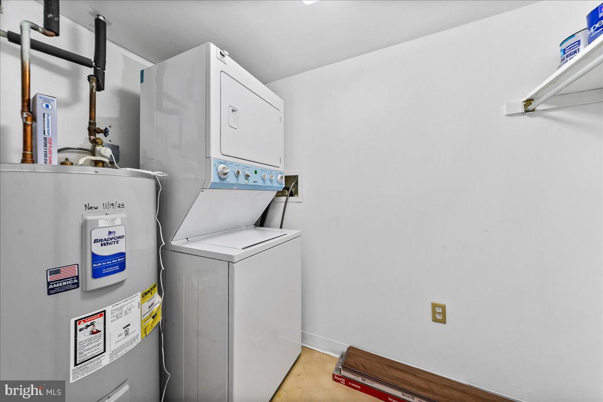 800 Avondale Road, Unit 5Q Wallingford, PA 19086 - Photo 18 of 25 a utility room with dryer and washer