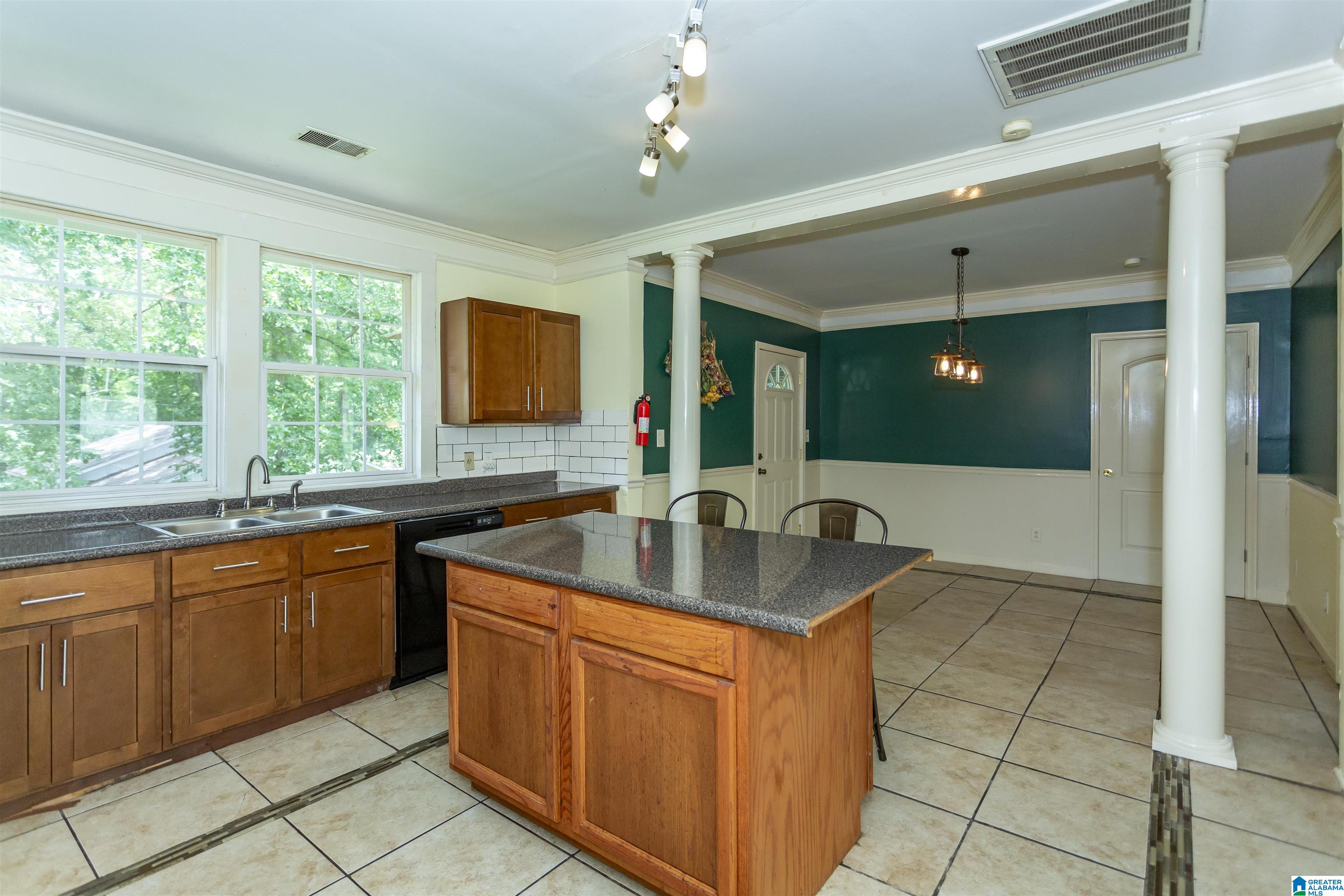 1647 Moncrief Road Gardendale, AL 35071 - Photo 8 of 28